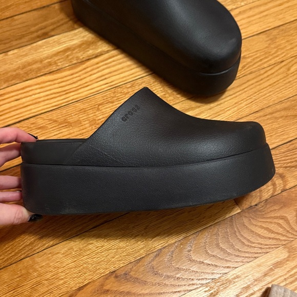 Dylan Platform Clogs Crocs - Size 9 - Picture 4 of 4